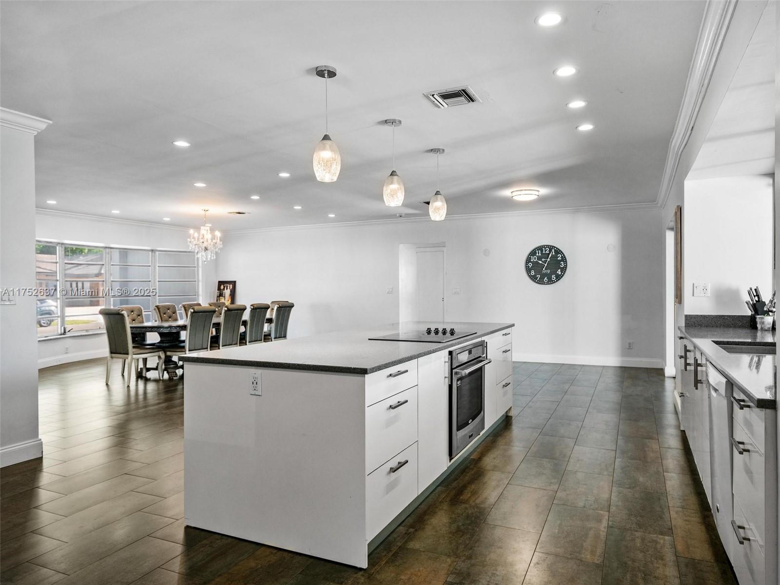 EMERALD HILLS - Residential