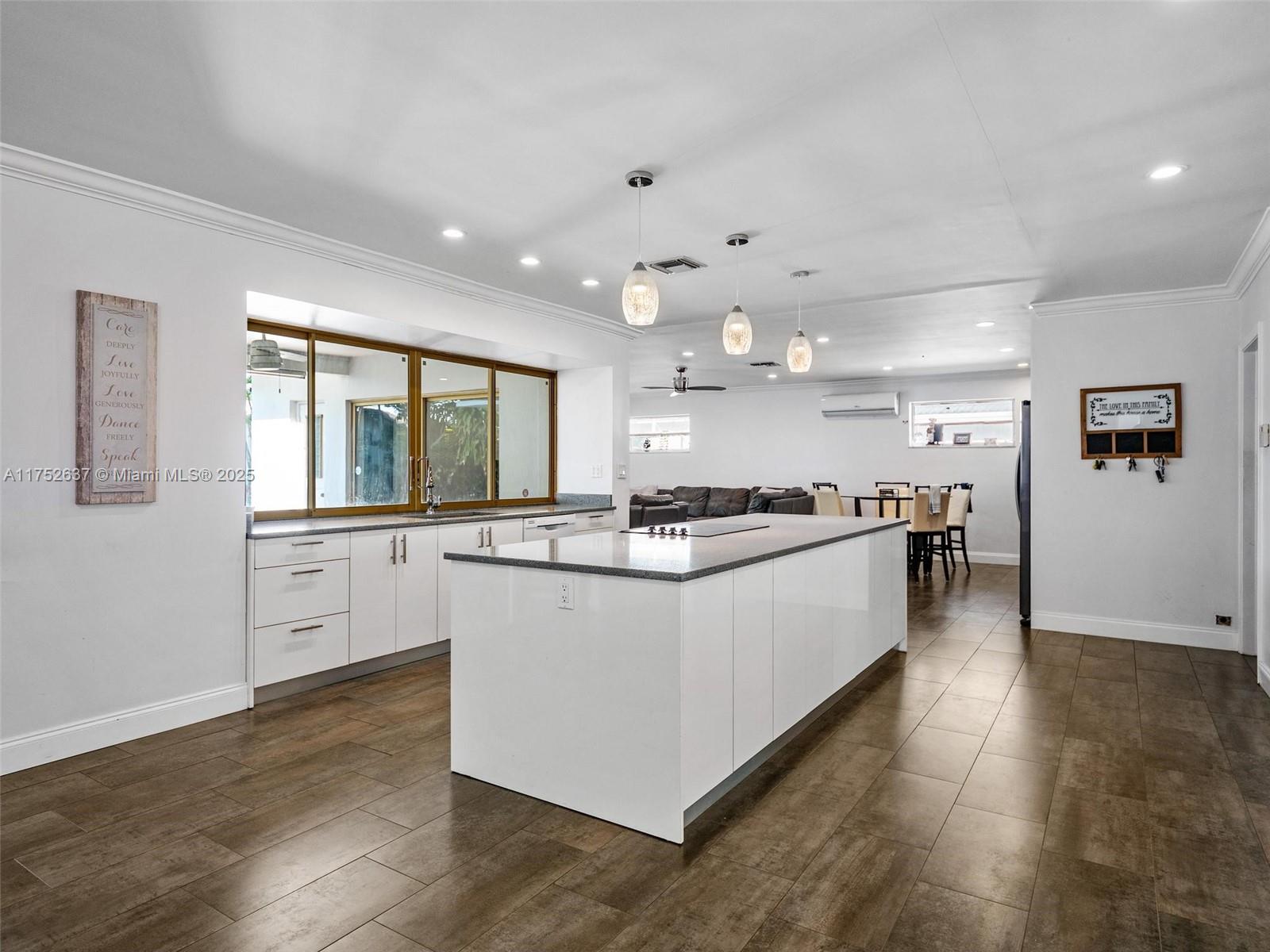 EMERALD HILLS - Residential