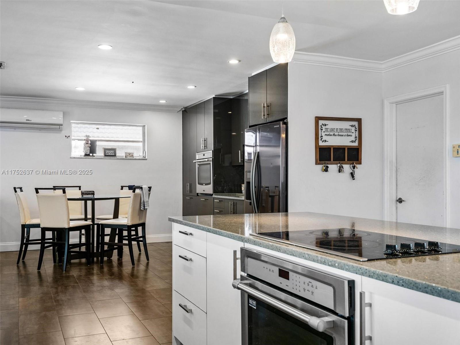 EMERALD HILLS - Residential