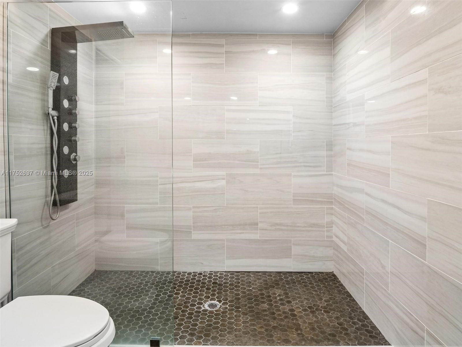 EMERALD HILLS - Residential