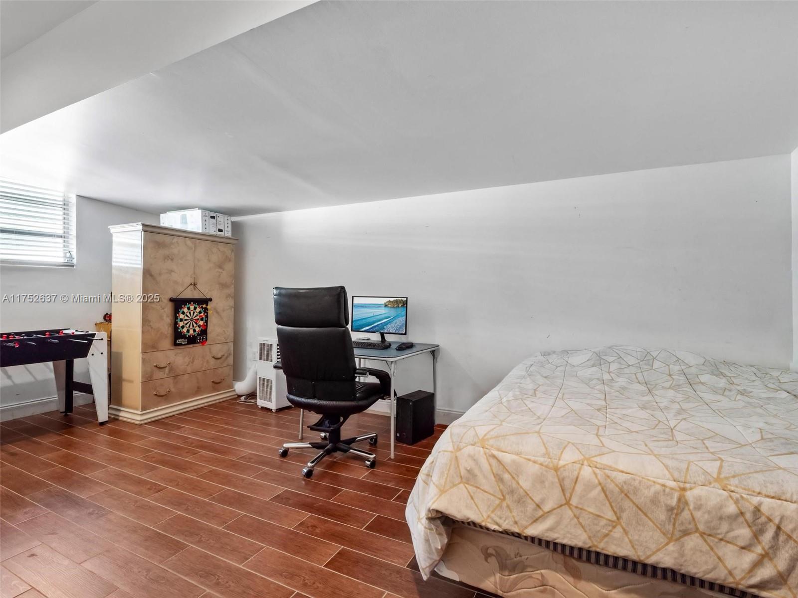 EMERALD HILLS - Residential