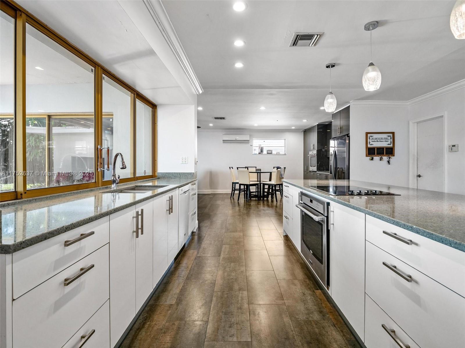 EMERALD HILLS - Residential