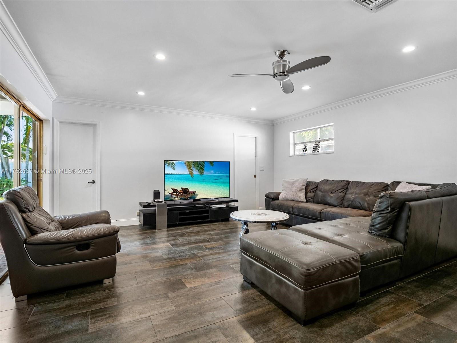 EMERALD HILLS - Residential