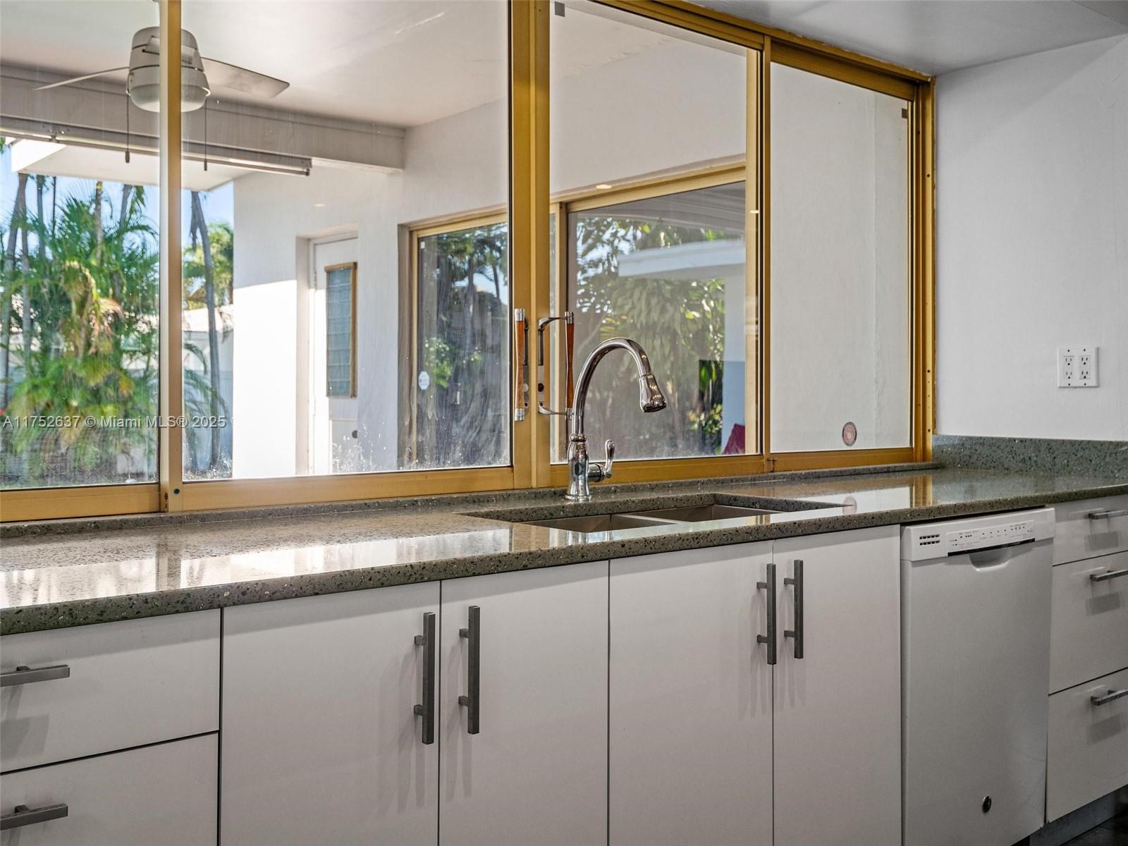 EMERALD HILLS - Residential