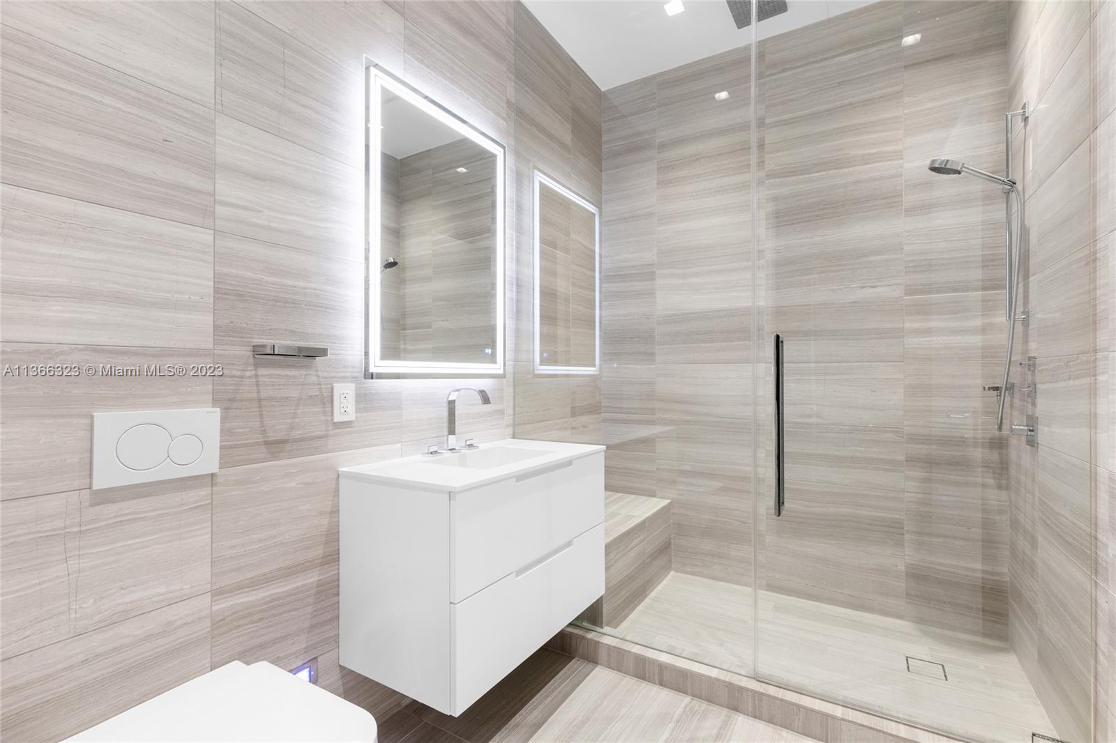 THE RITZ-CARLTON RESIDENCE - Residential