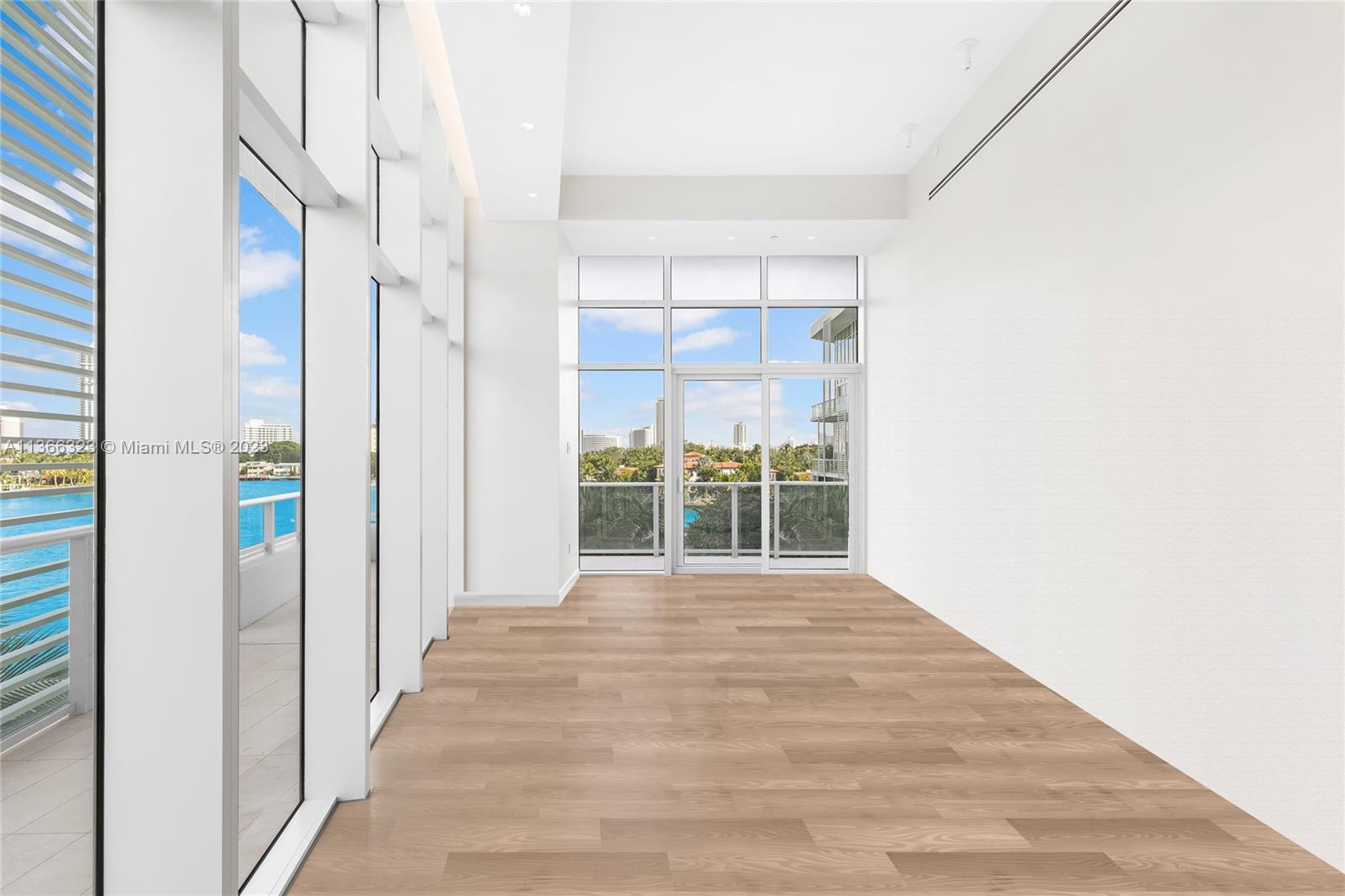 THE RITZ-CARLTON RESIDENCE - Residential