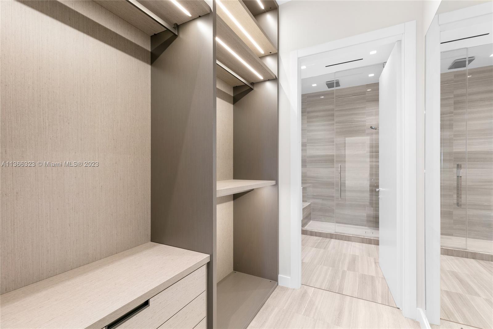 THE RITZ-CARLTON RESIDENCE - Residential