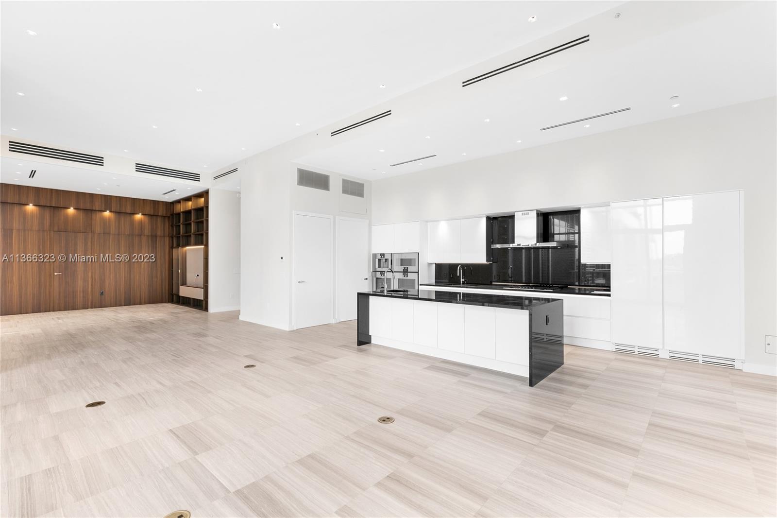 THE RITZ-CARLTON RESIDENCE - Residential