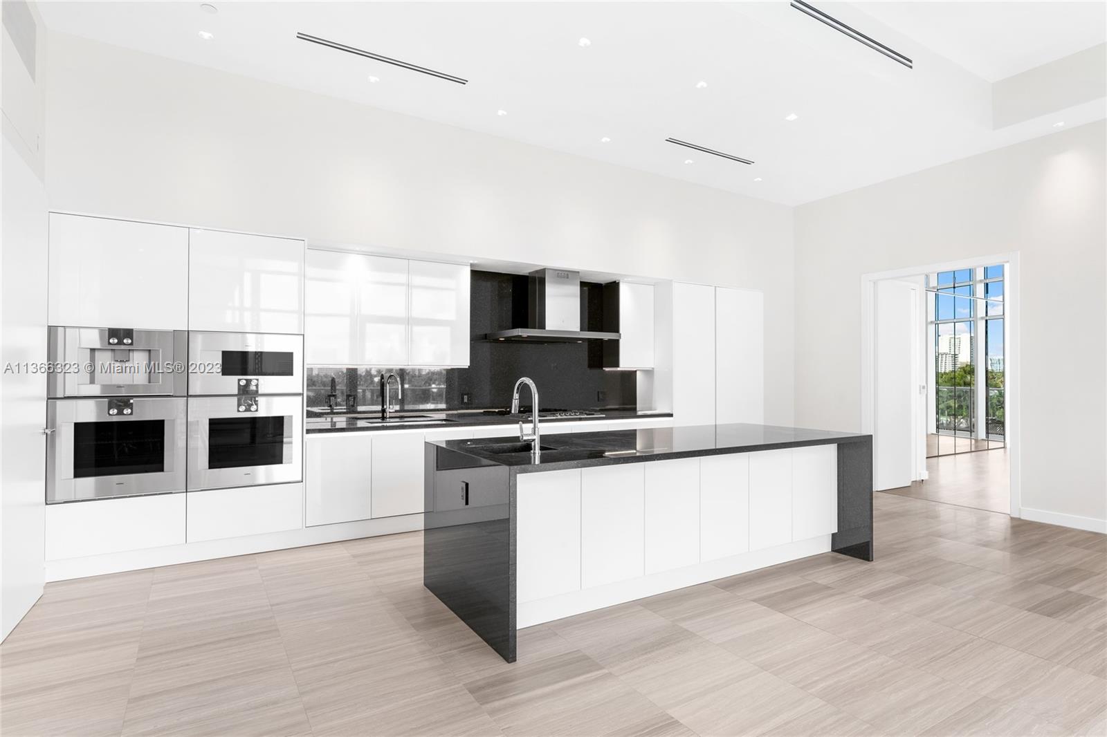 THE RITZ-CARLTON RESIDENCE - Residential