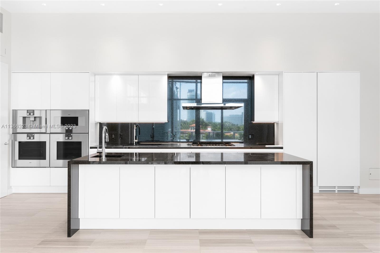 THE RITZ-CARLTON RESIDENCE - Residential