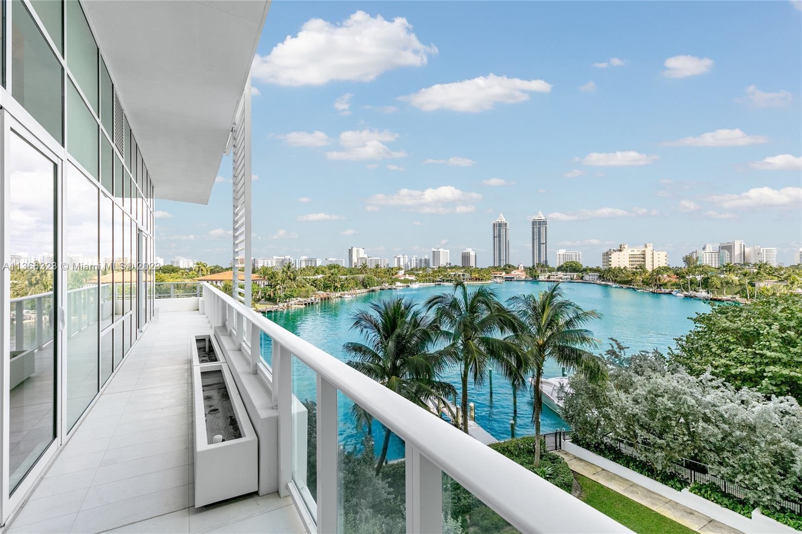 THE RITZ-CARLTON RESIDENCE - Residential