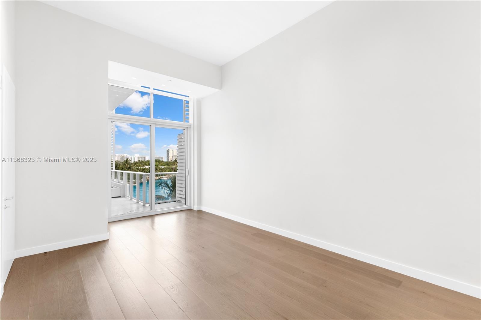 THE RITZ-CARLTON RESIDENCE - Residential