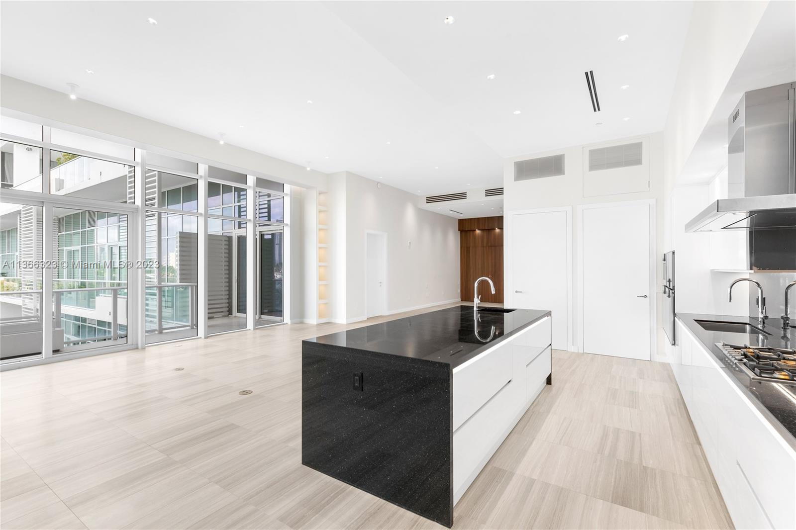 THE RITZ-CARLTON RESIDENCE - Residential