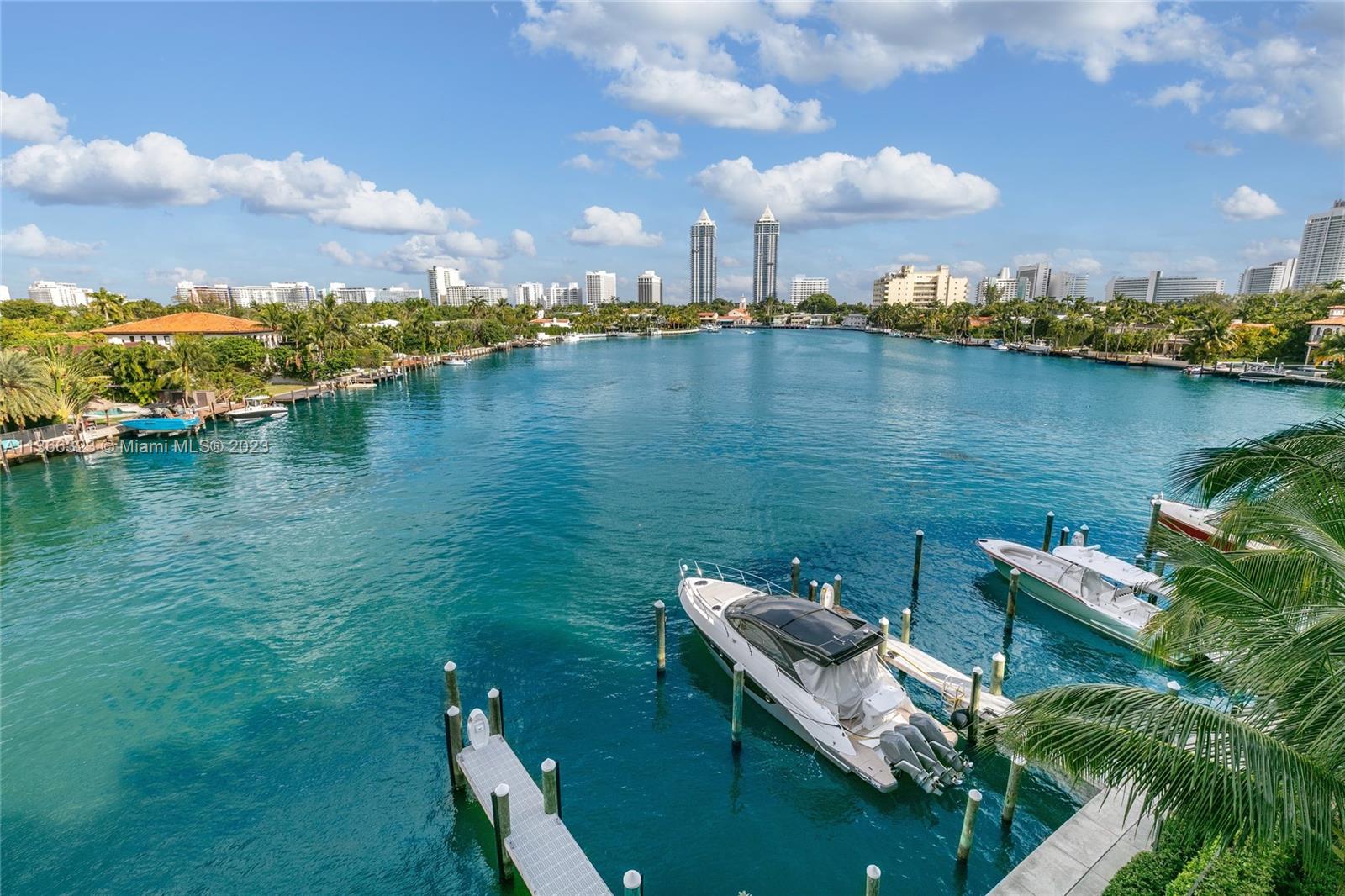 THE RITZ-CARLTON RESIDENCE - Residential