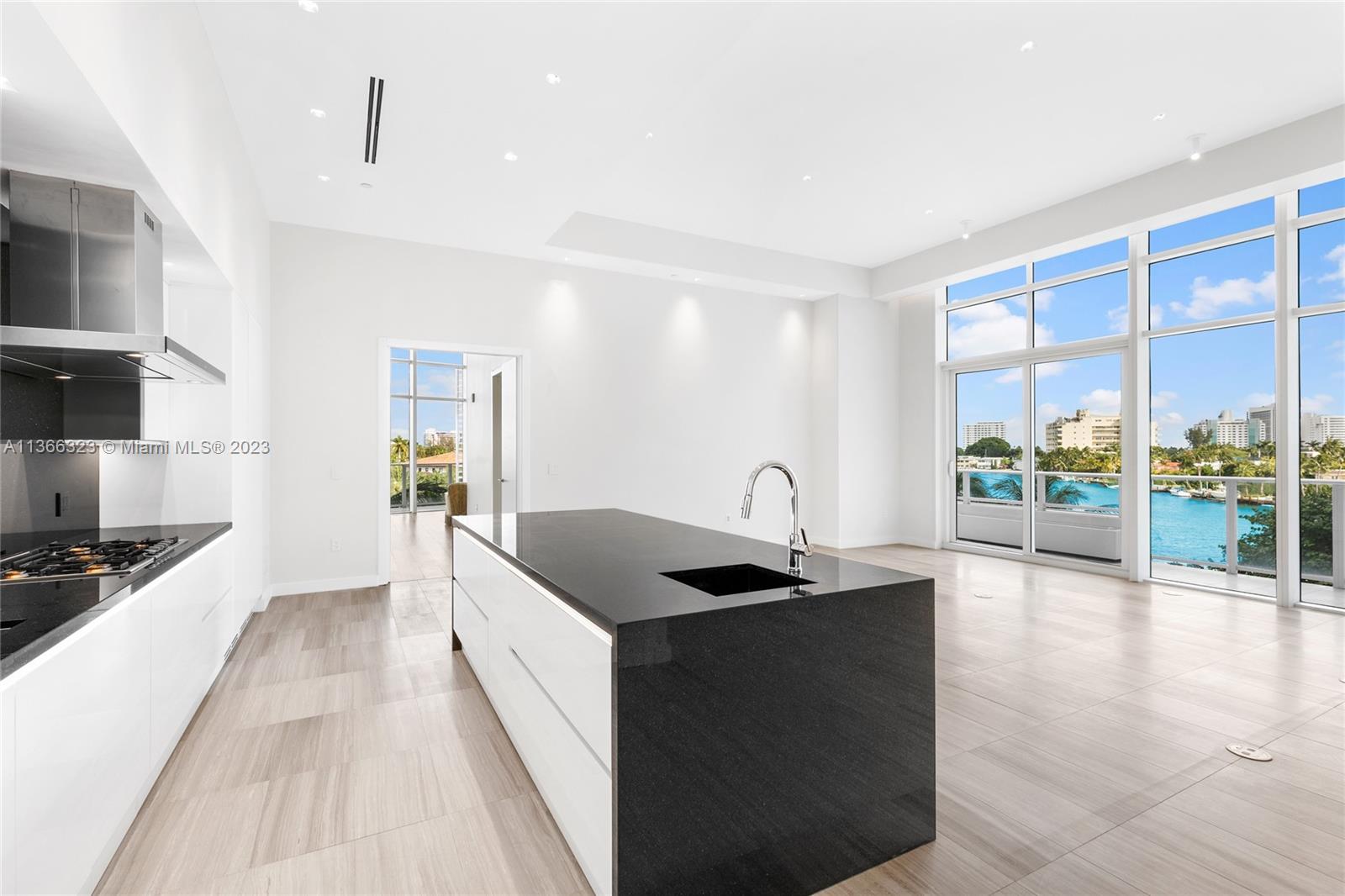 THE RITZ-CARLTON RESIDENCE - Residential