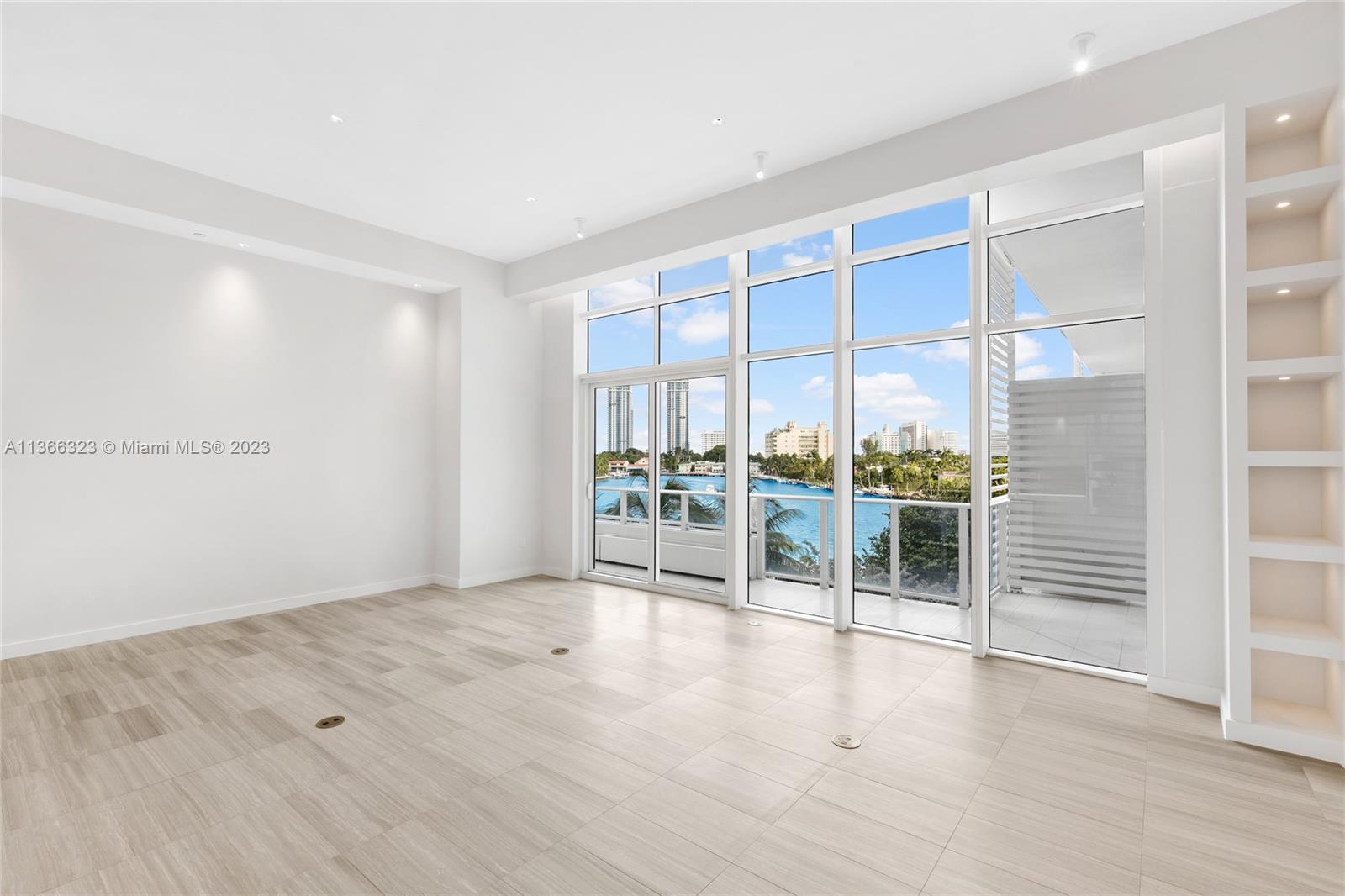 THE RITZ-CARLTON RESIDENCE - Residential