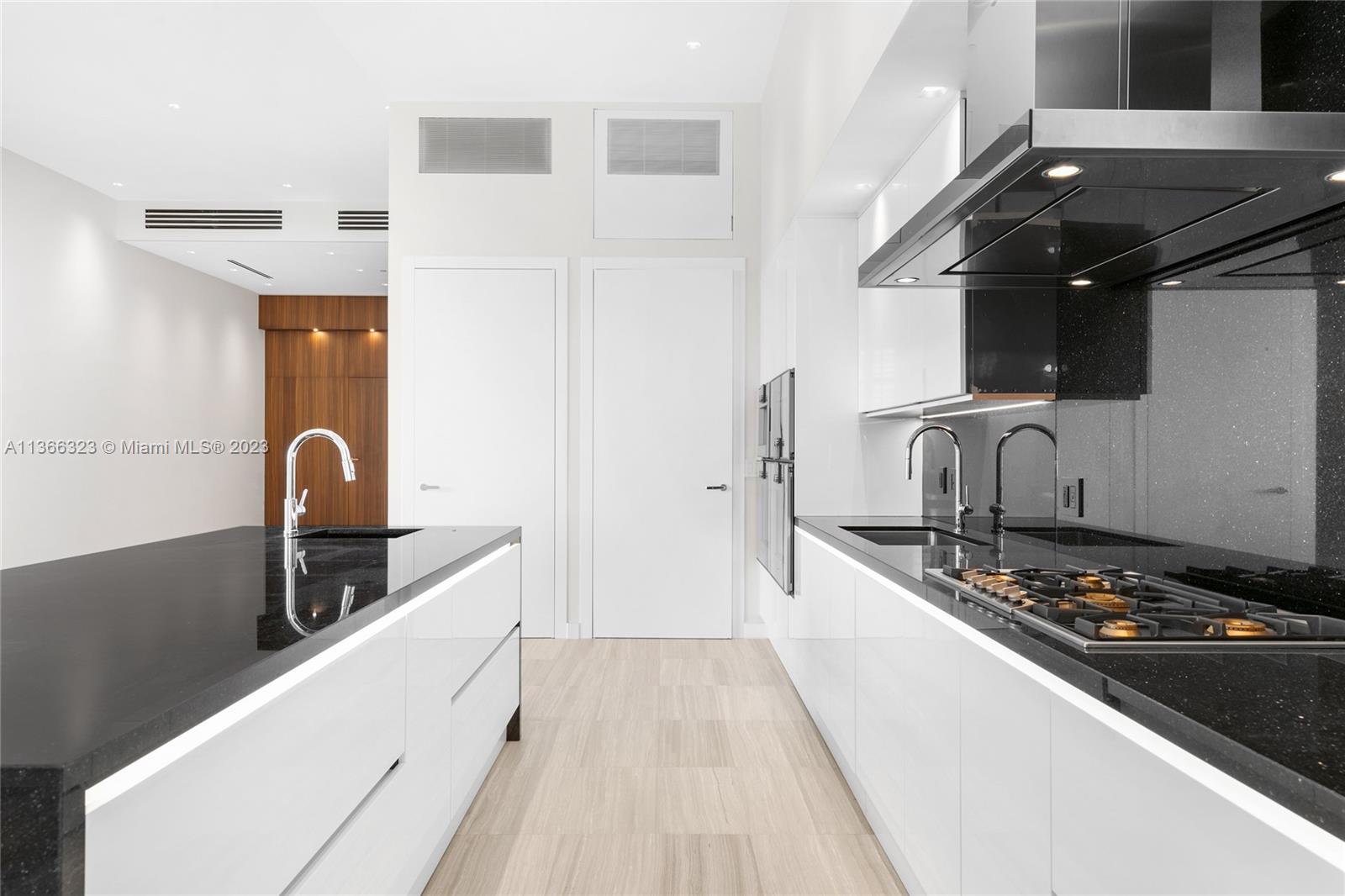 THE RITZ-CARLTON RESIDENCE - Residential