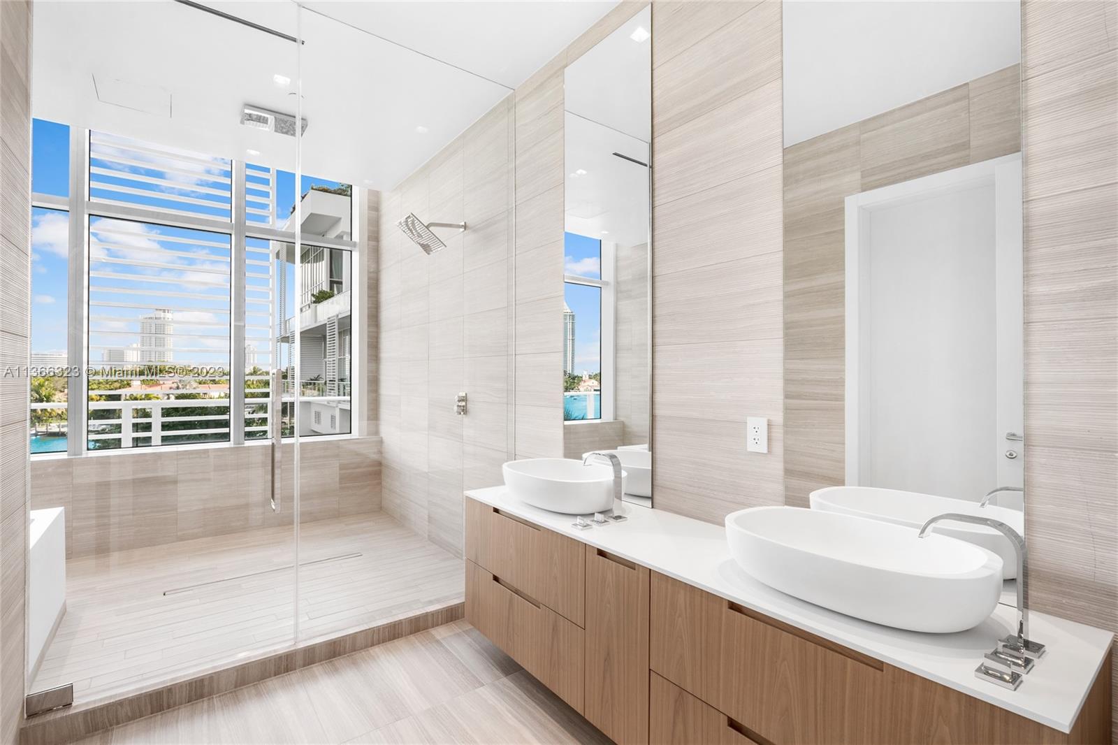 THE RITZ-CARLTON RESIDENCE - Residential