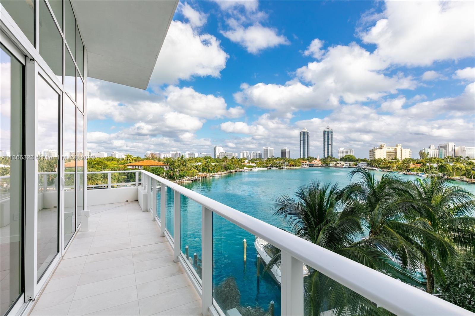 THE RITZ-CARLTON RESIDENCE - Residential