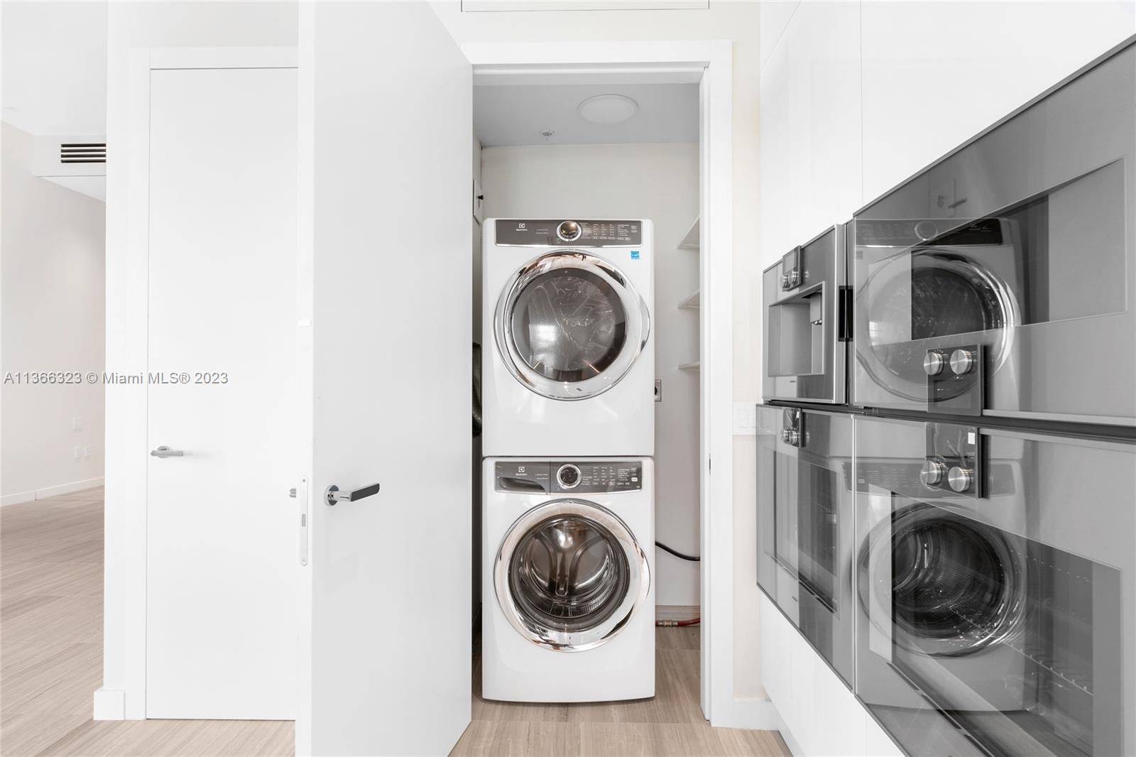 THE RITZ-CARLTON RESIDENCE - Residential