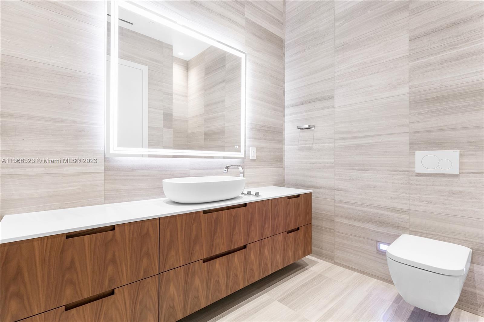 THE RITZ-CARLTON RESIDENCE - Residential