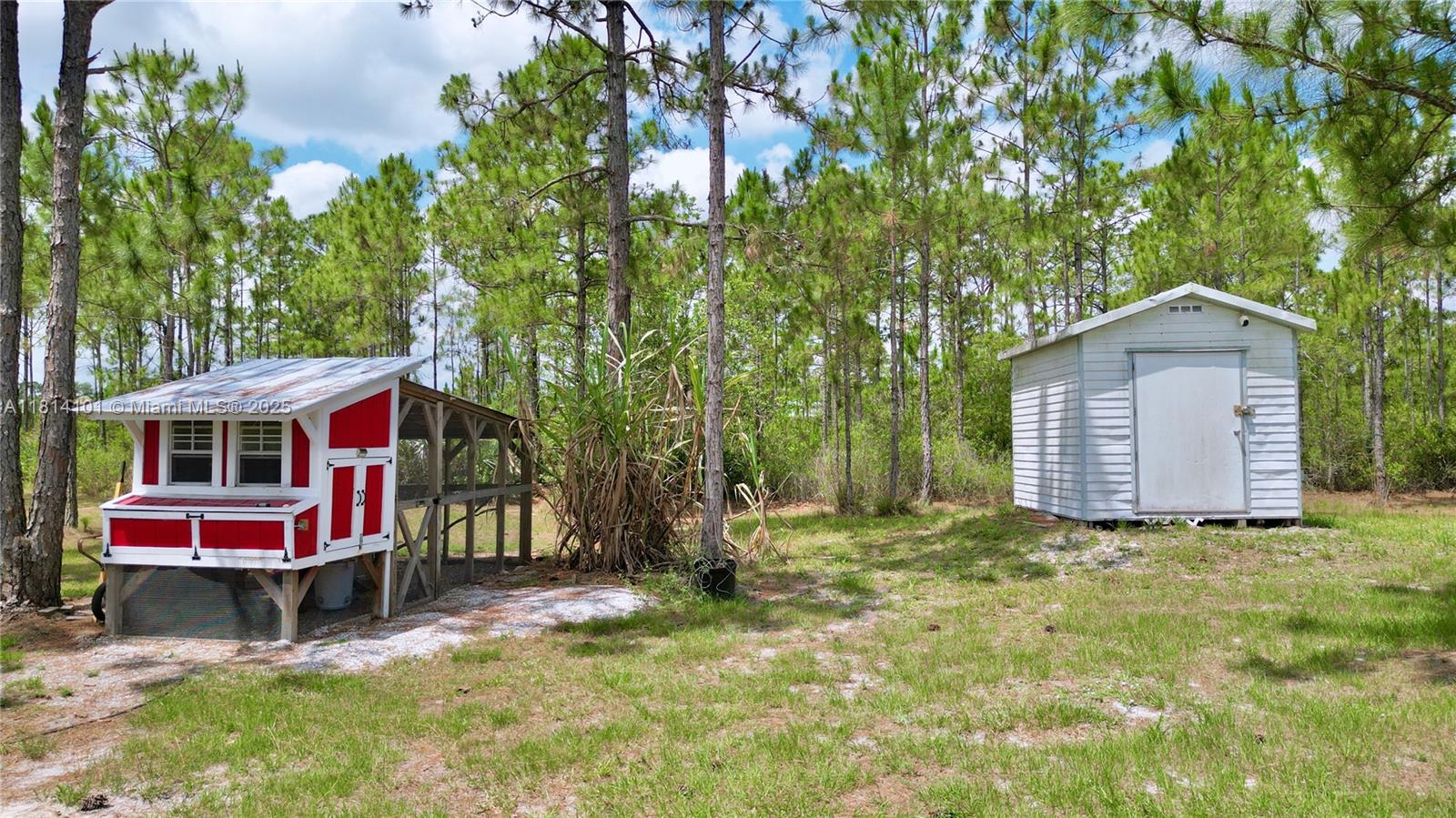 LAKE MONTAZA ESTATES - Residential