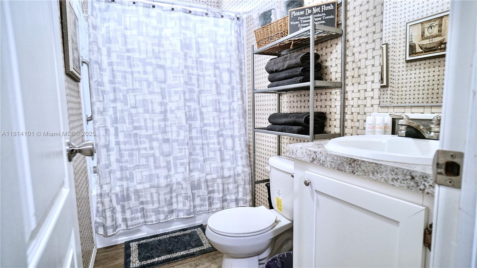 LAKE MONTAZA ESTATES - Residential