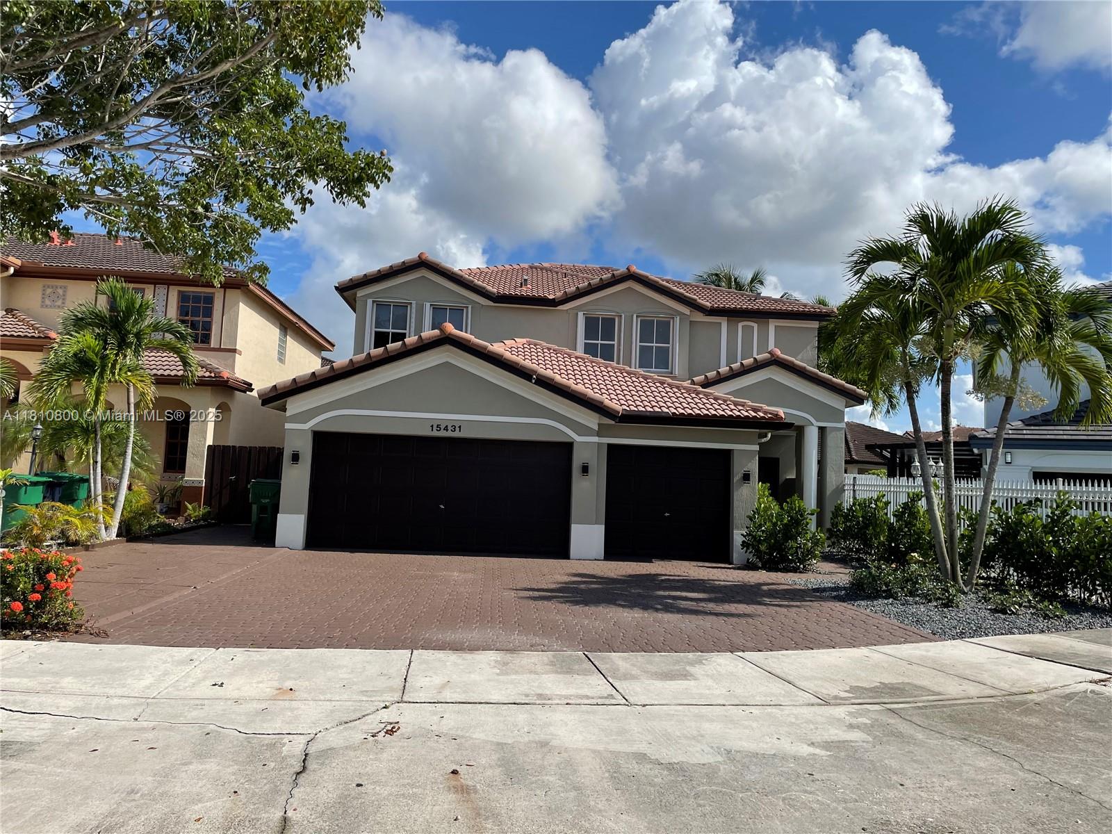 15431 Sw 39th Ter, Miami, Broward County, Florida - 5 Bedrooms  
3 Bathrooms - 