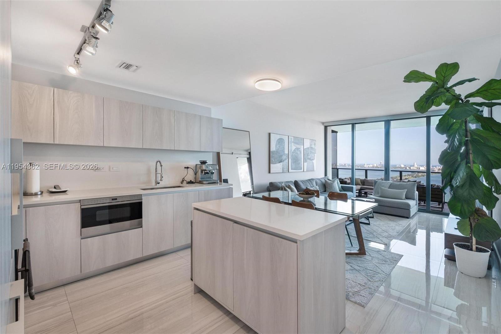 ONE PARAISO CONDO - Residential