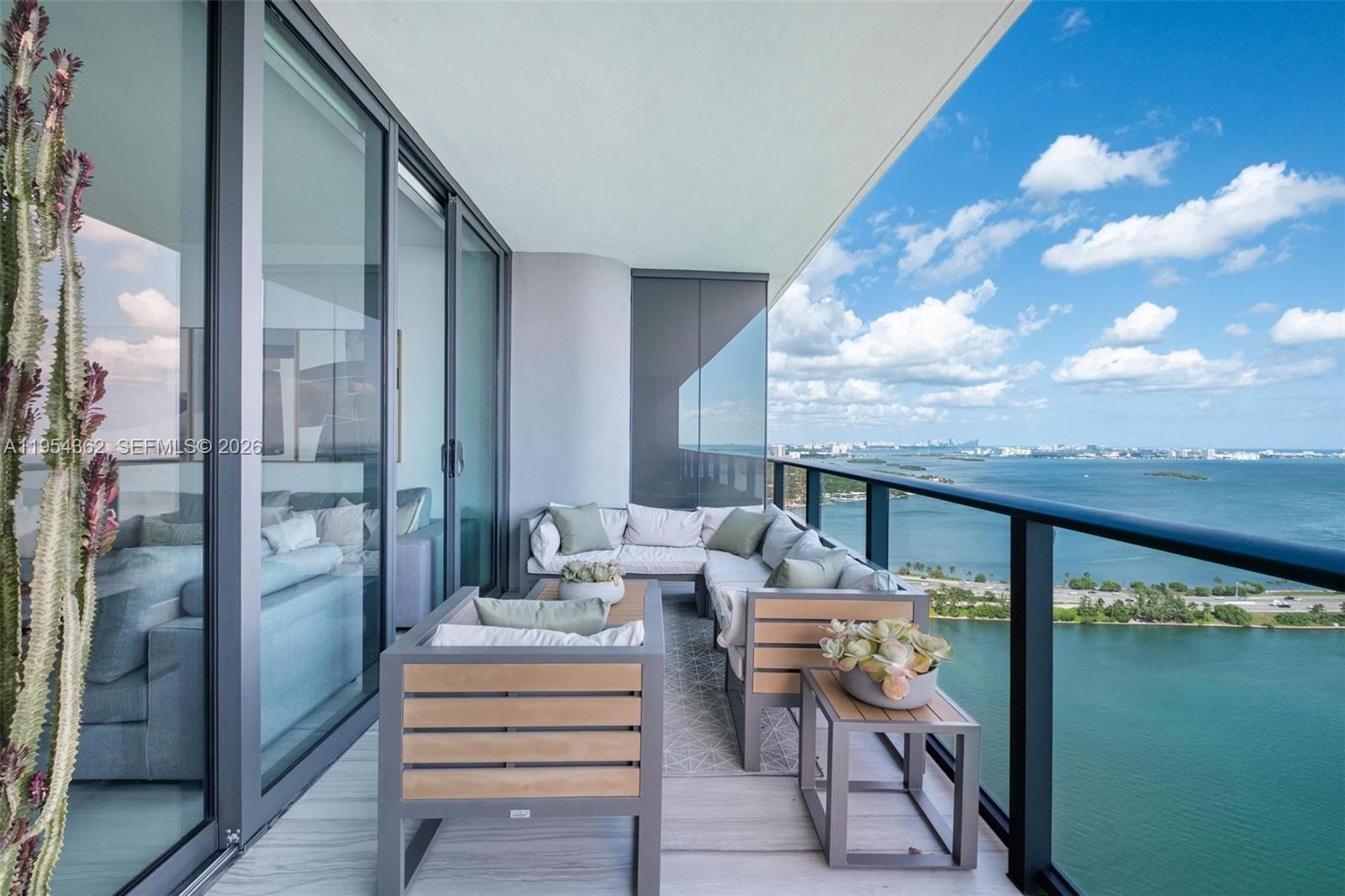 ONE PARAISO CONDO - Residential