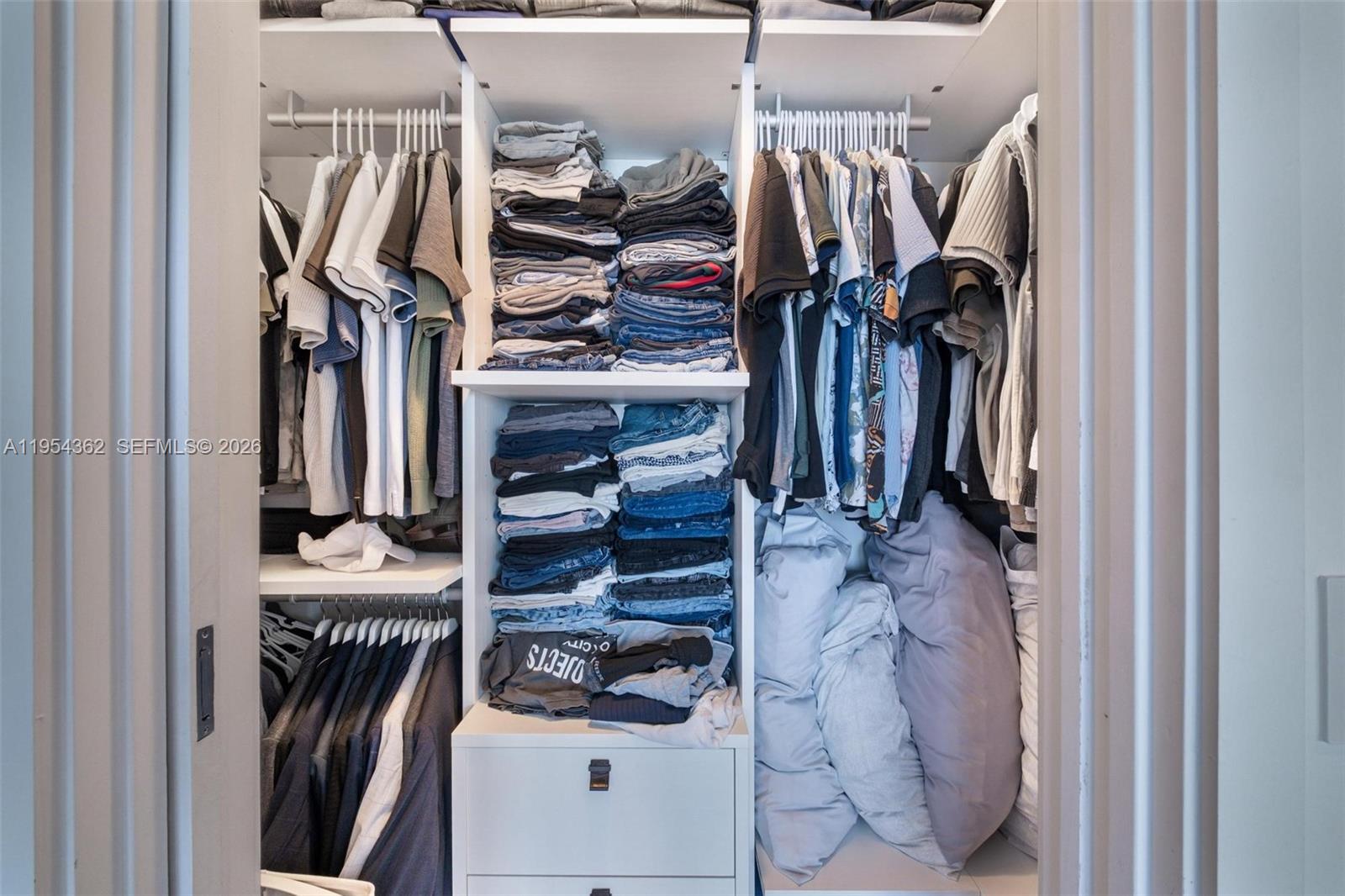 ONE PARAISO CONDO - Residential