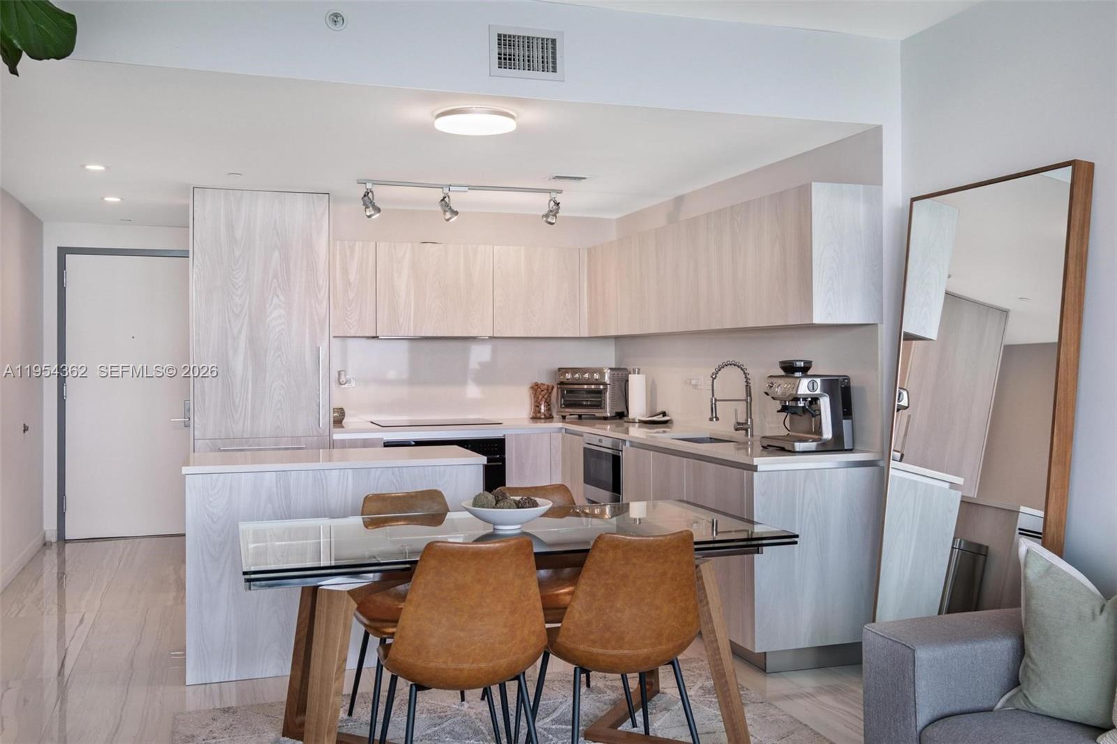 ONE PARAISO CONDO - Residential