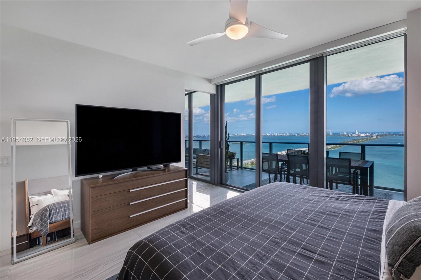 ONE PARAISO CONDO - Residential