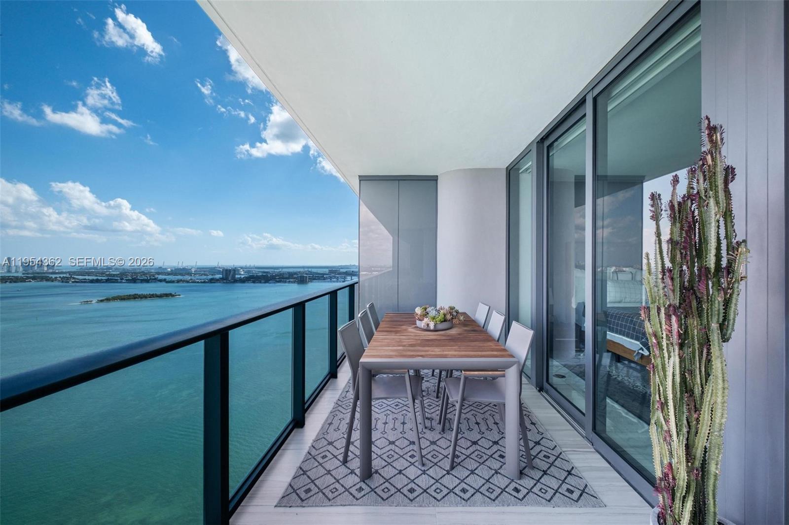 ONE PARAISO CONDO - Residential