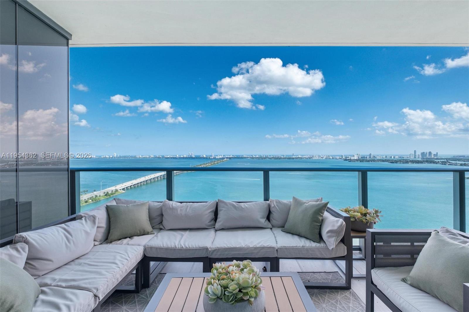 ONE PARAISO CONDO - Residential