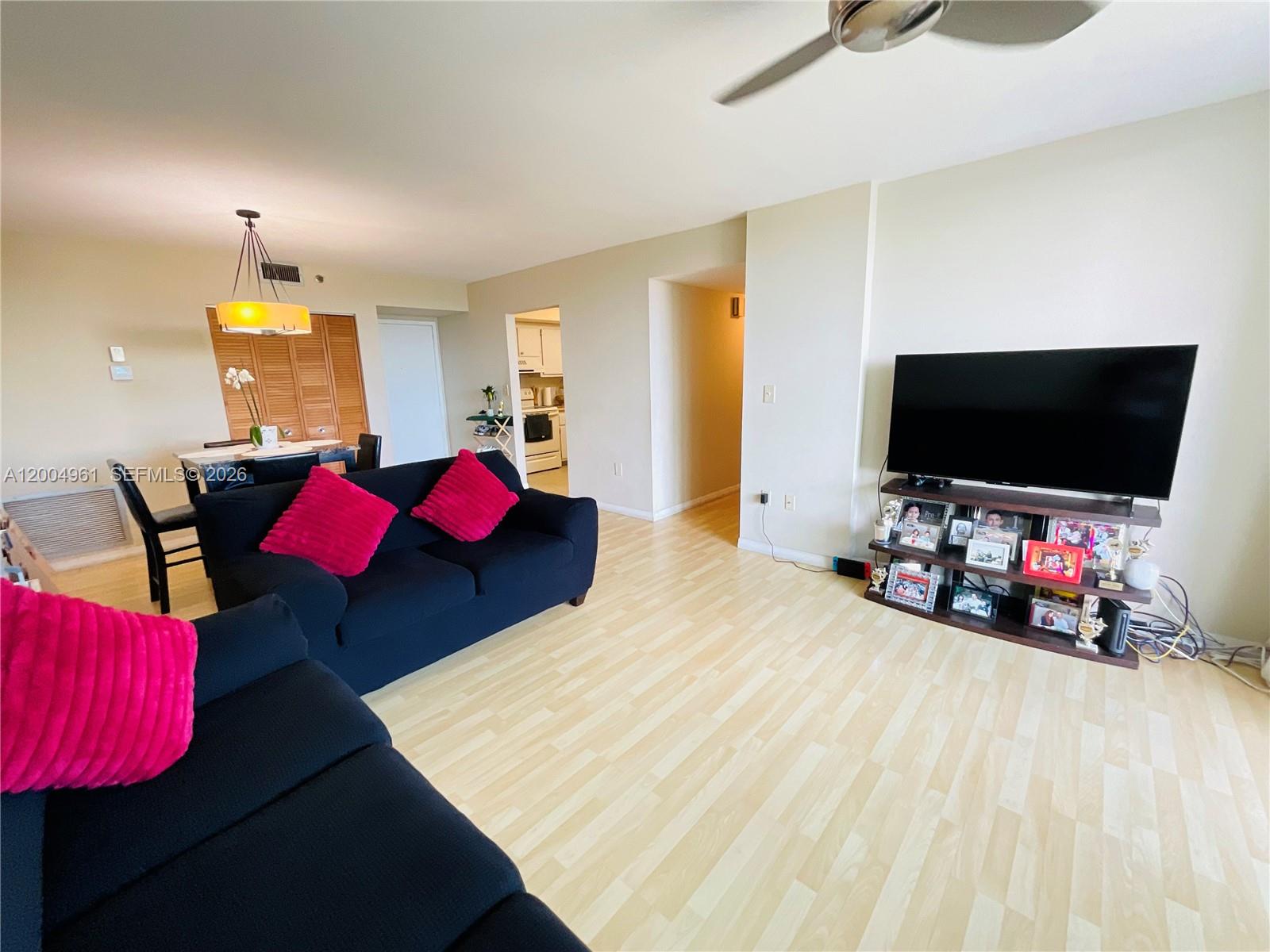 HILLCREST EAST NO 20 COND - Residential