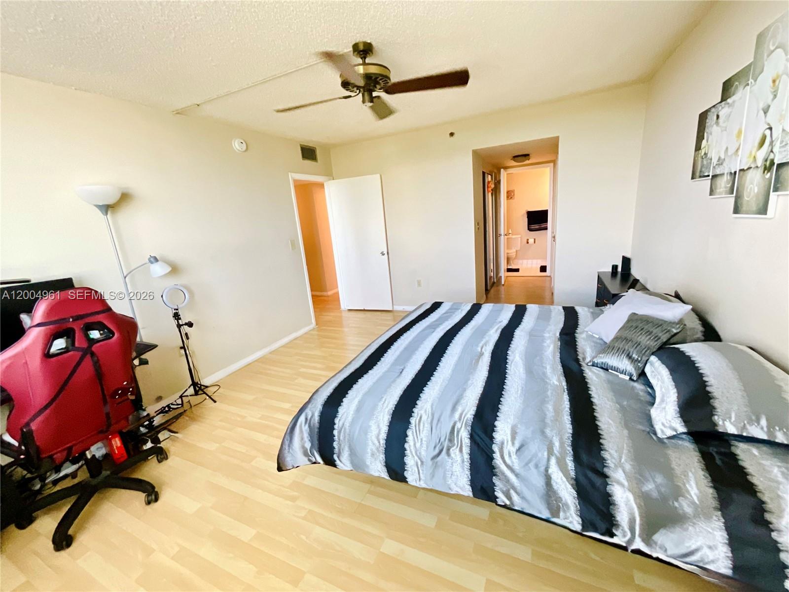 HILLCREST EAST NO 20 COND - Residential