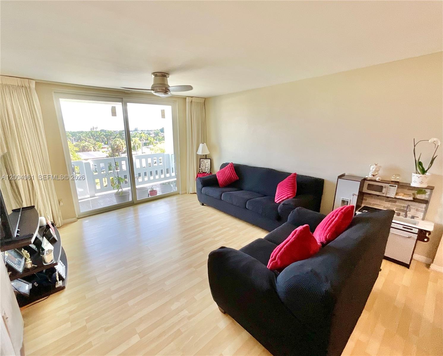 HILLCREST EAST NO 20 COND - Residential