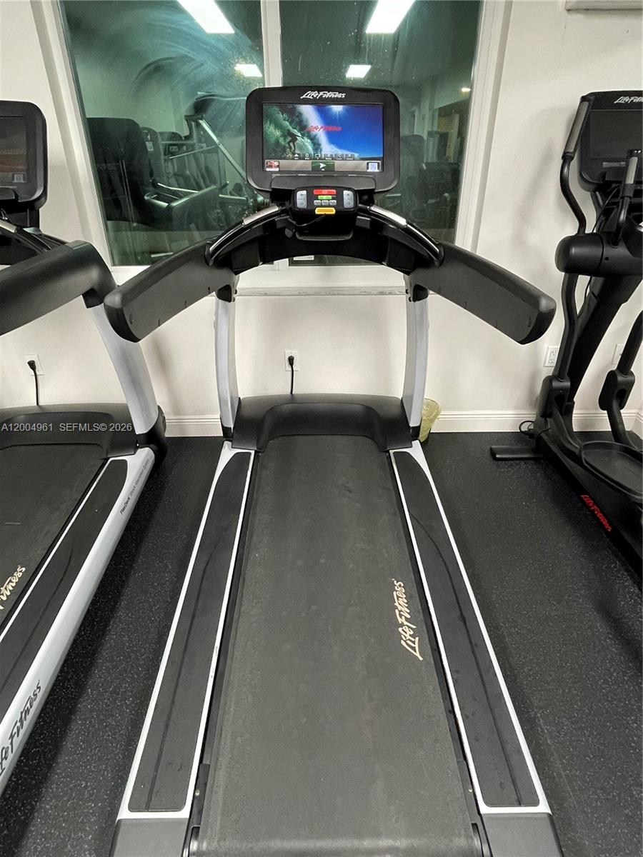 HILLCREST EAST NO 20 COND - Residential