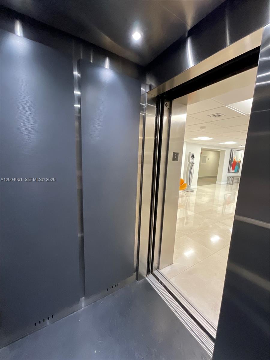 HILLCREST EAST NO 20 COND - Residential