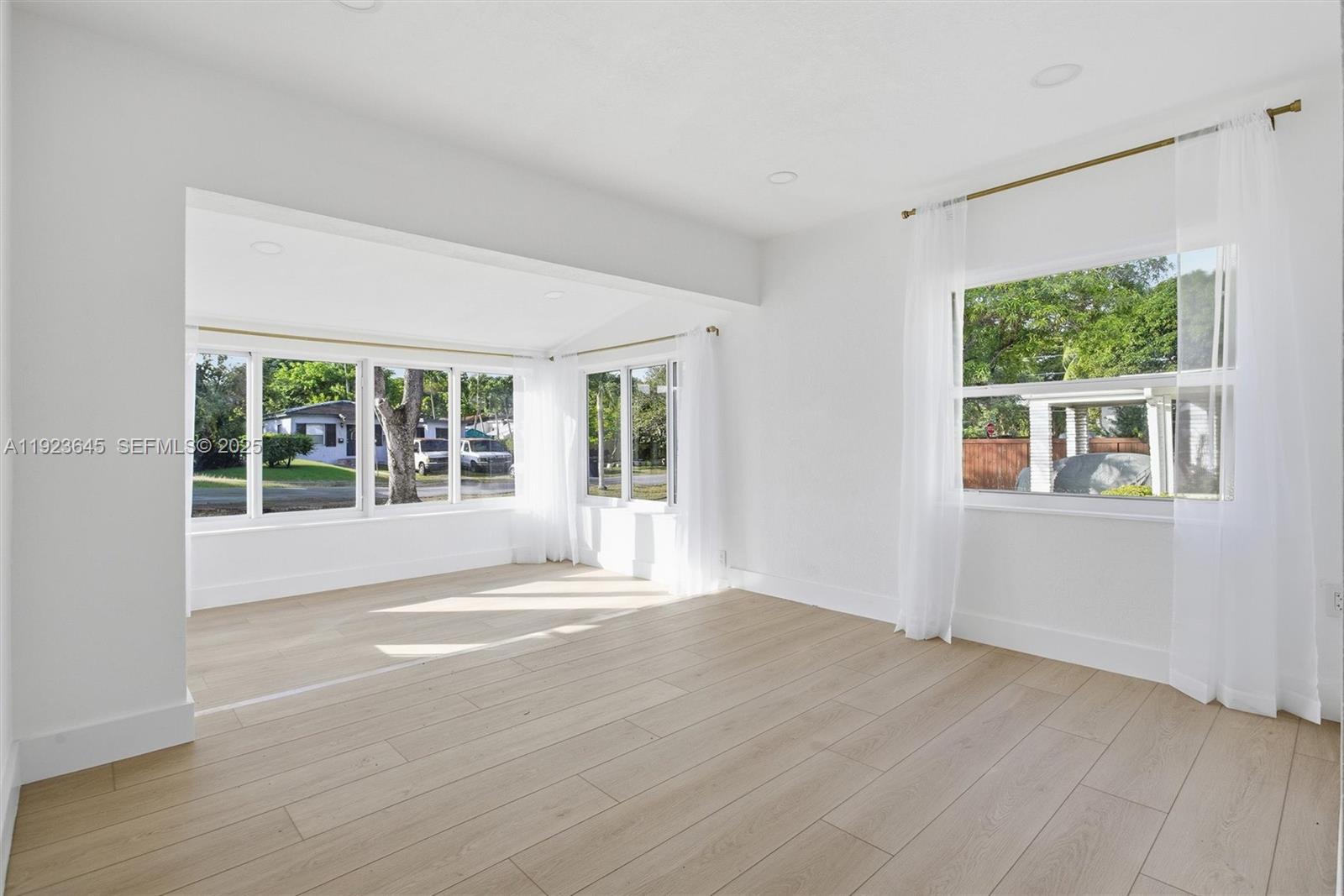 CINEMA PARK COUNTRY CLUB - Residential