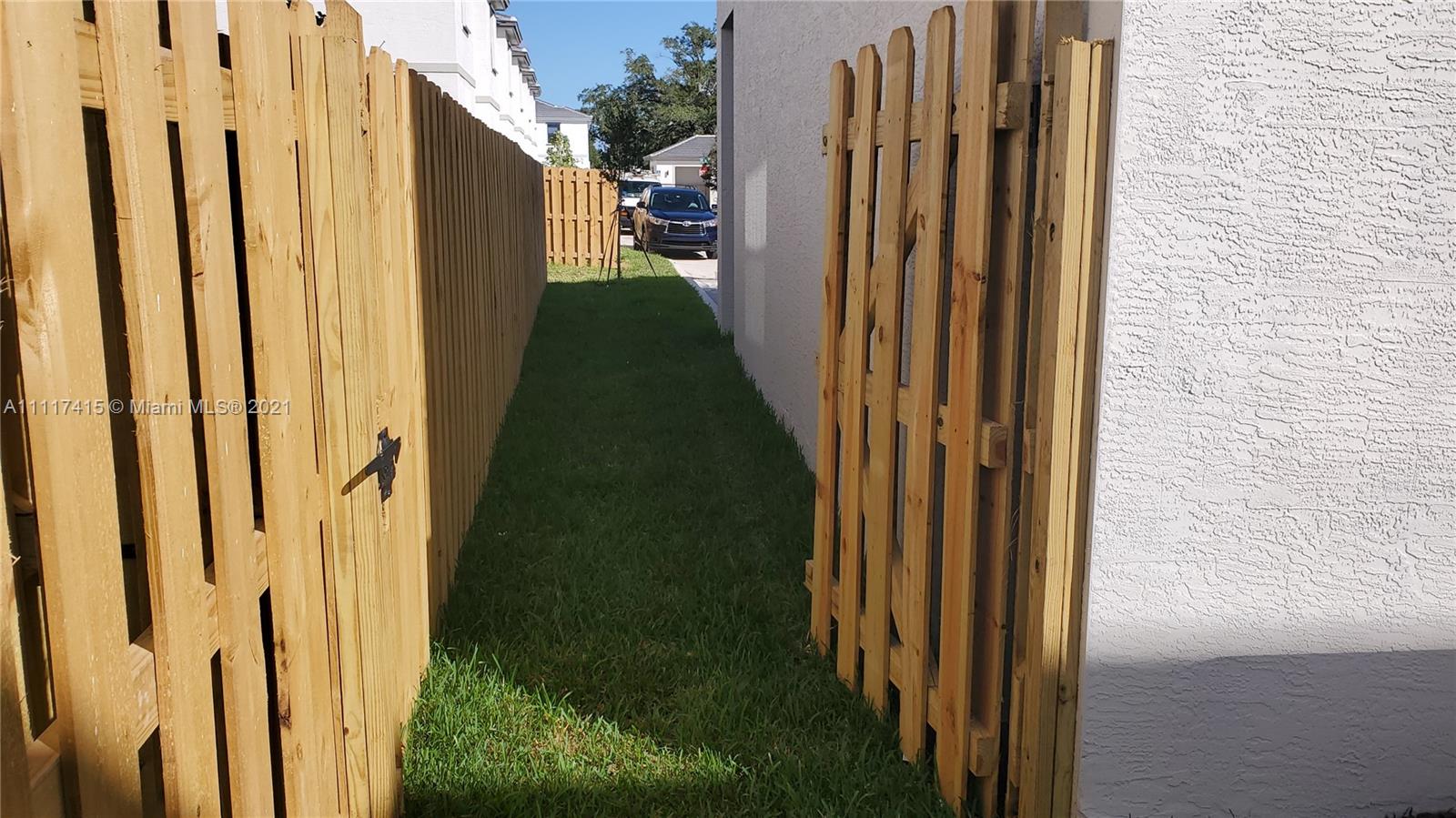 RESERVE AT EDGEWOOD - Residential Lease