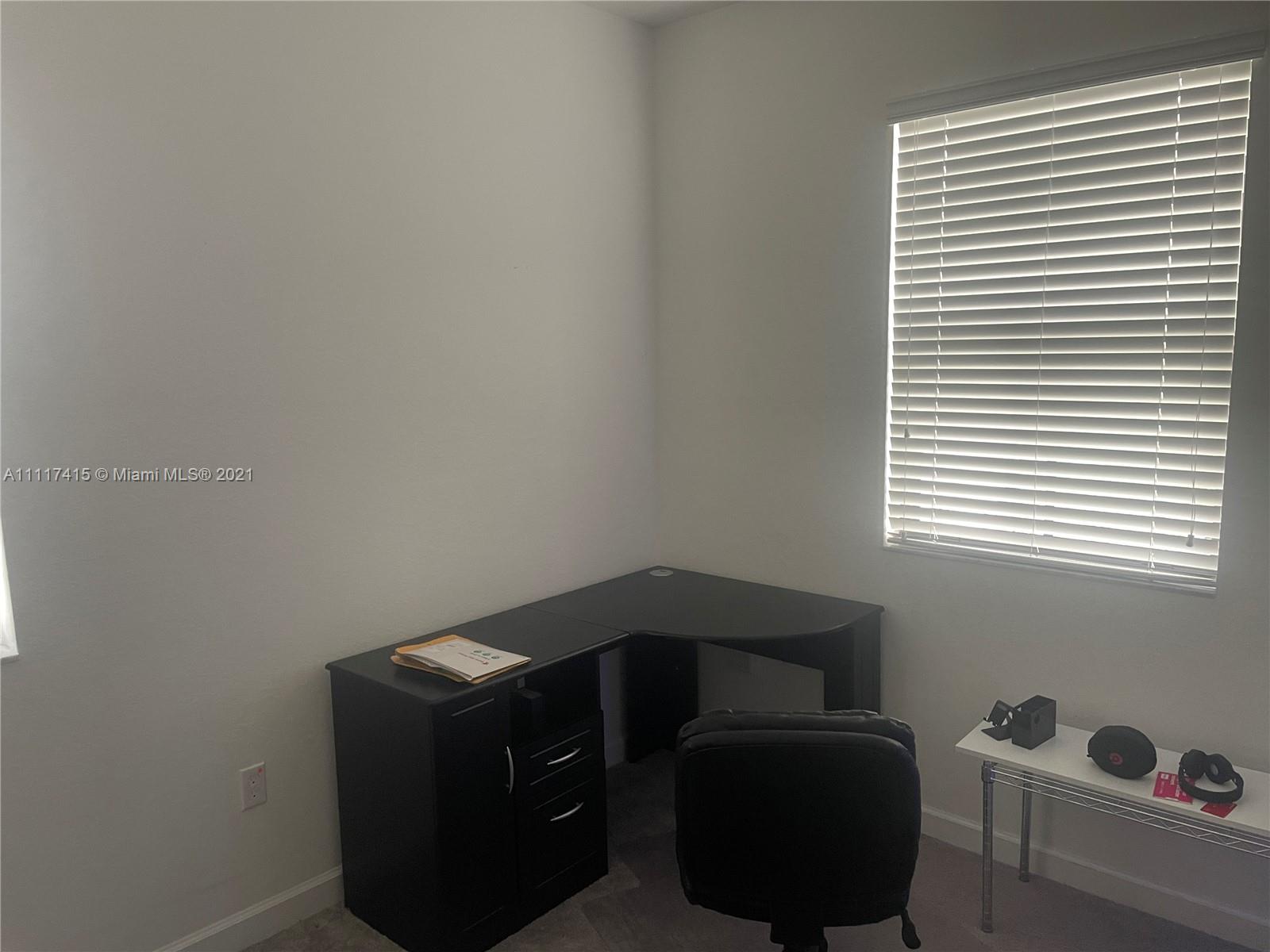 RESERVE AT EDGEWOOD - Residential Lease