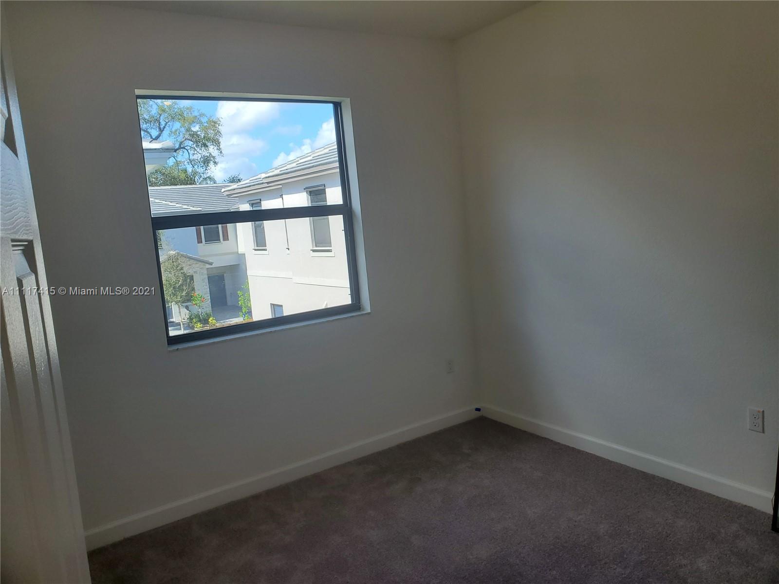 RESERVE AT EDGEWOOD - Residential Lease