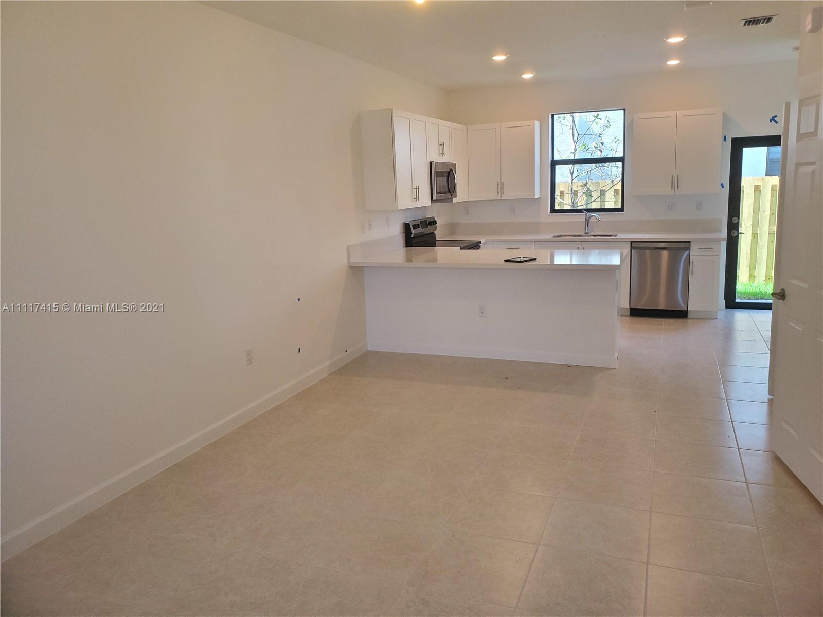 RESERVE AT EDGEWOOD - Residential Lease
