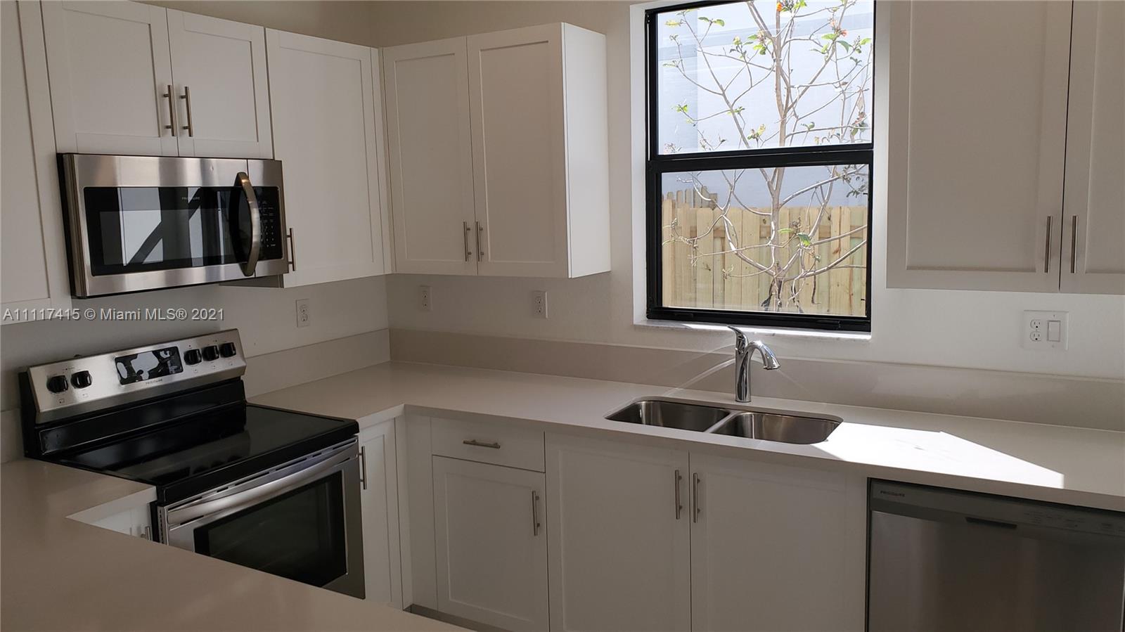 RESERVE AT EDGEWOOD - Residential Lease