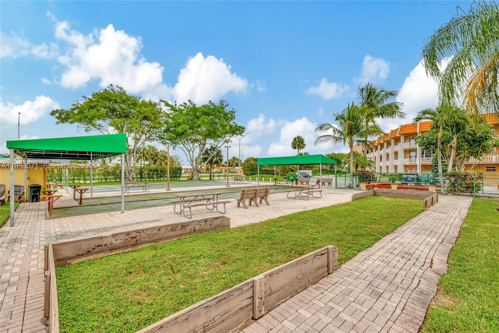 ROYAL PARK GARDENS II-D C - Residential