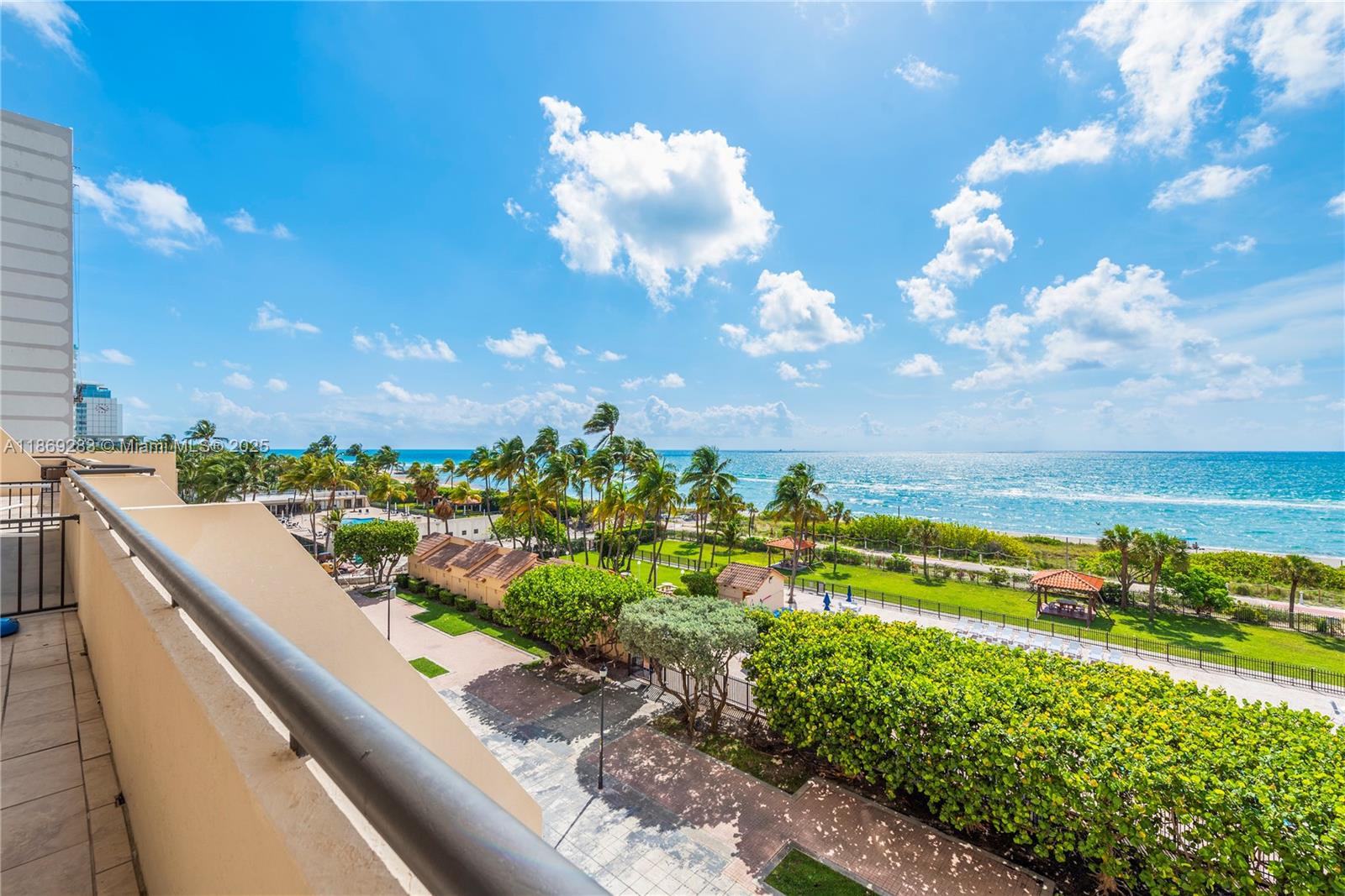 2555 Collins Ave 607