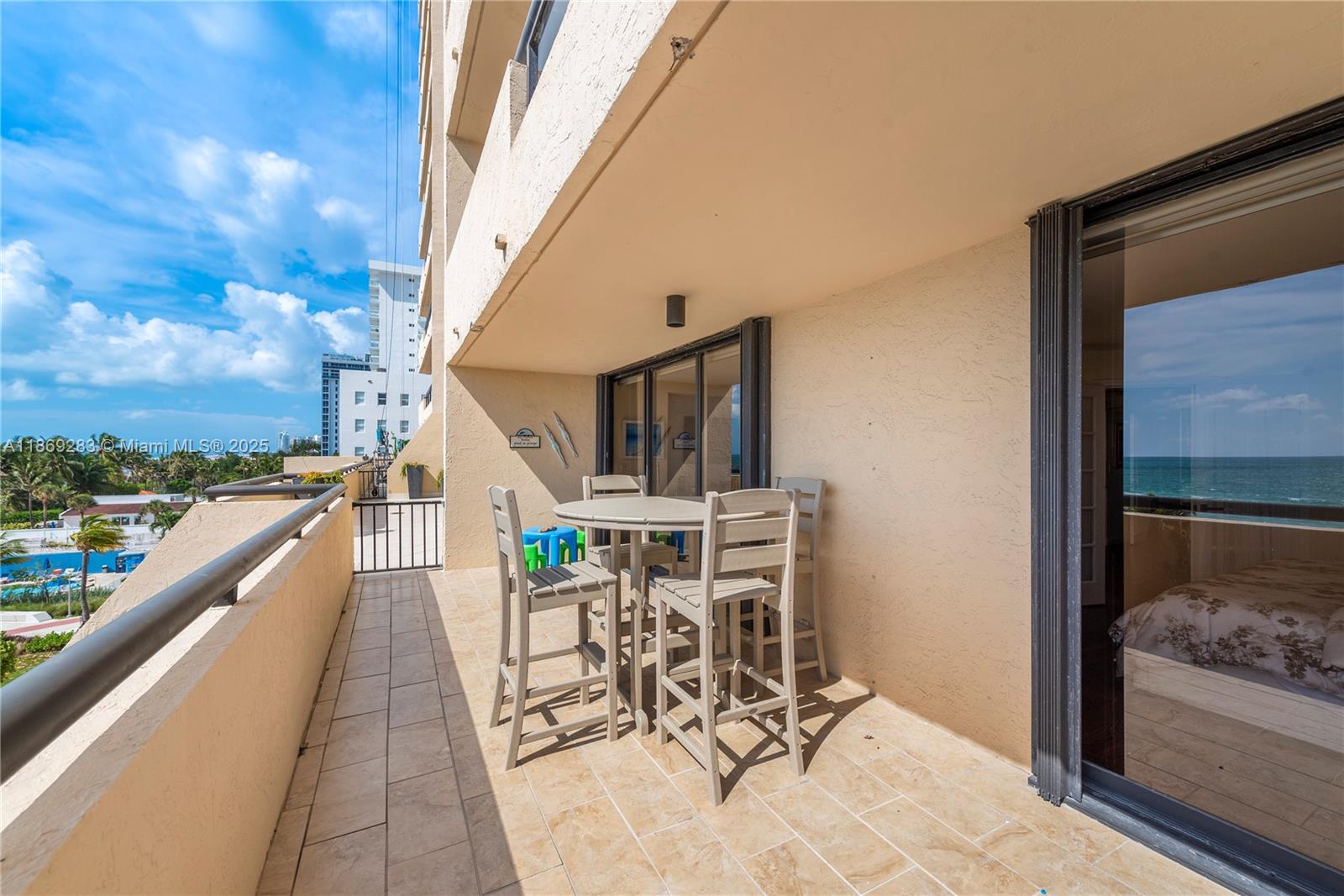 2555 Collins Ave 607