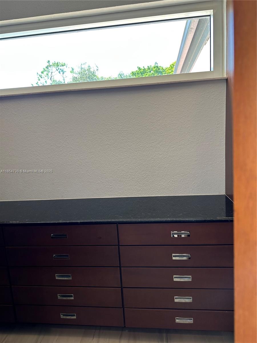 HELMS COUNTRY ESTATES RE- - Residential